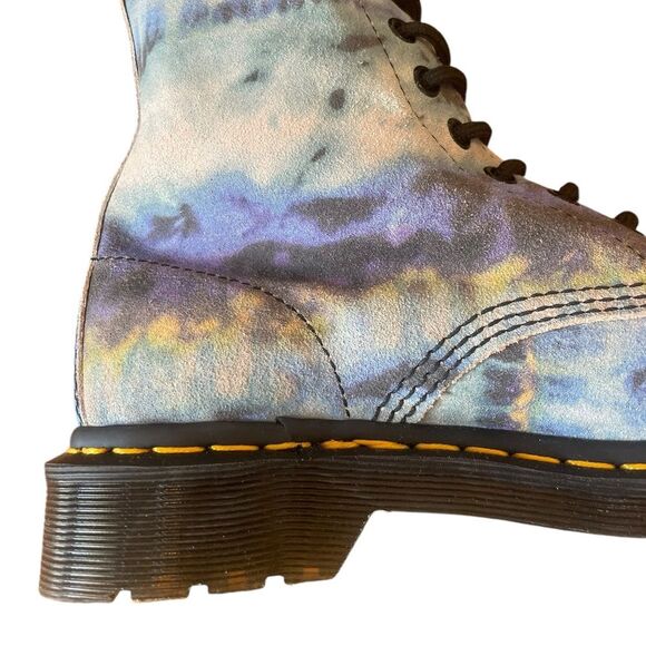 Dr Martens 1460 Blue Summer Tie Dye 8 Eye Lace Up Boot Womens Size 7 New No Box - Picture 8 of 9